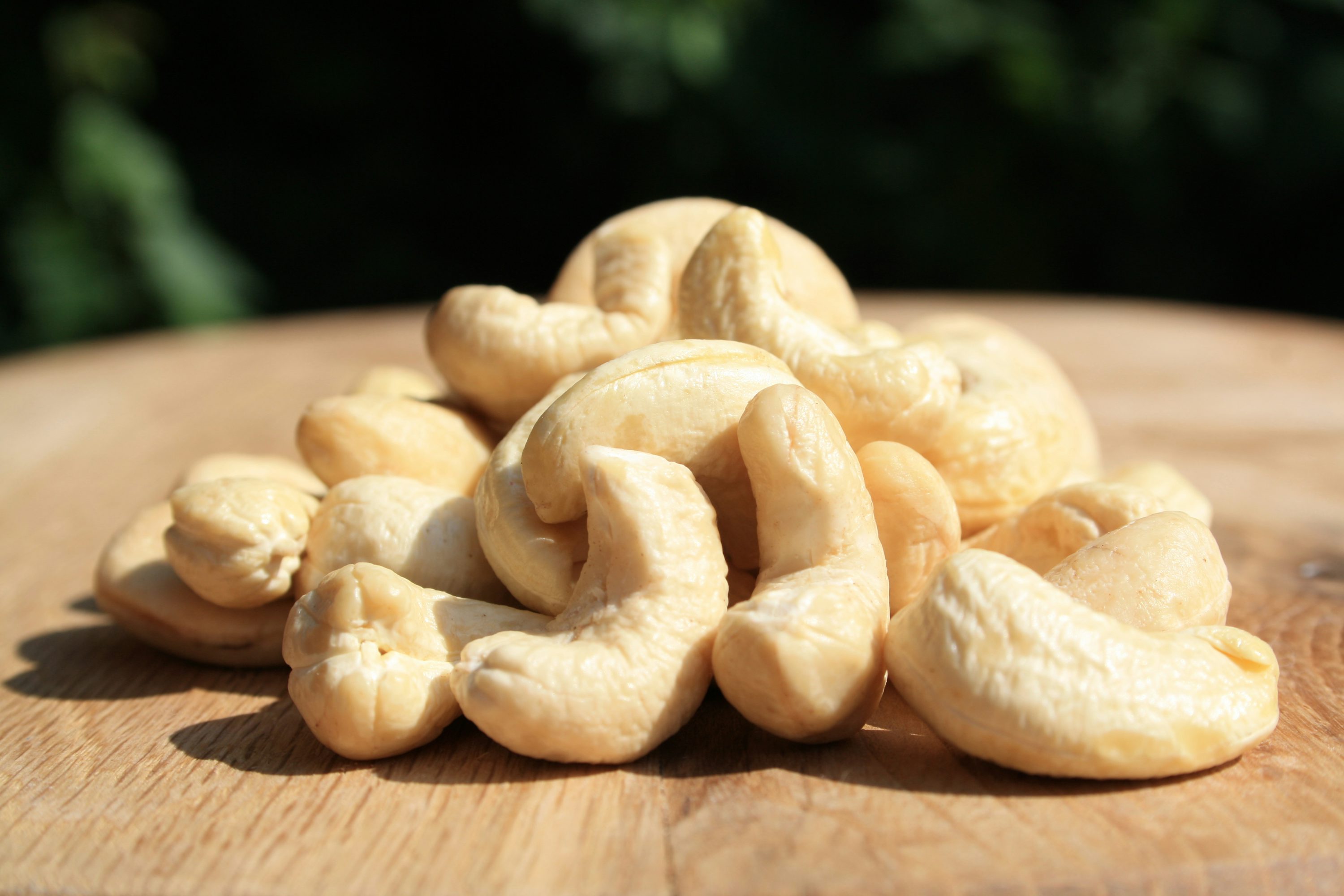 raw cashews