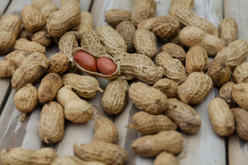 raw peanuts